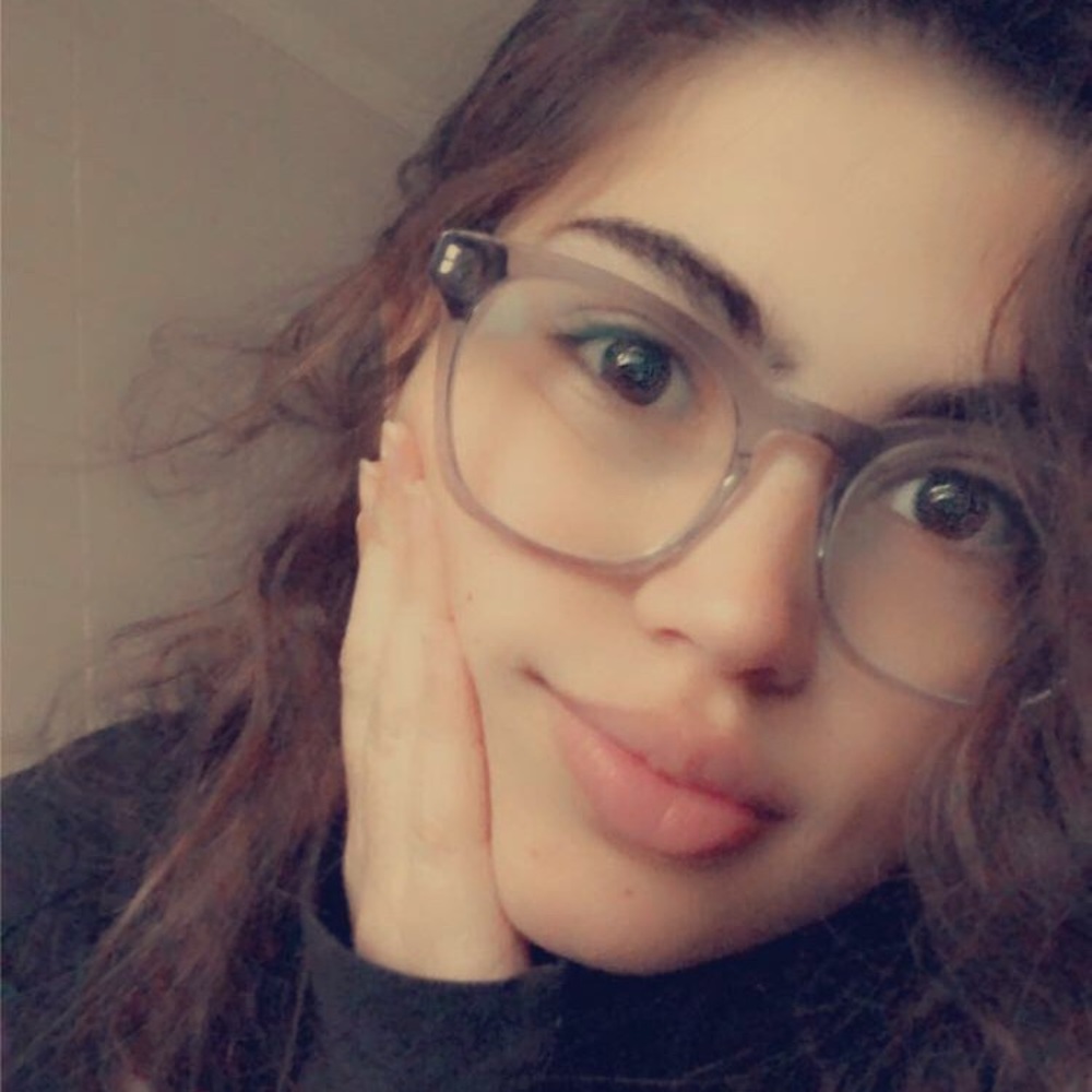 Meet your Posher, Crystal